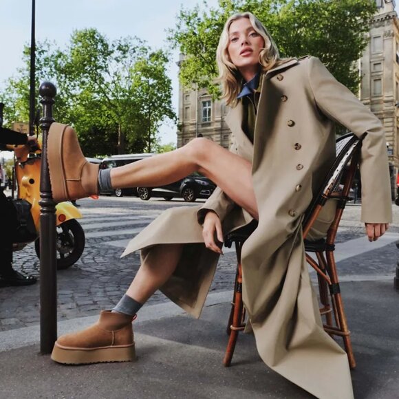 UGG Women's Classic Mini Dipper Boot - Picture 1 of 14